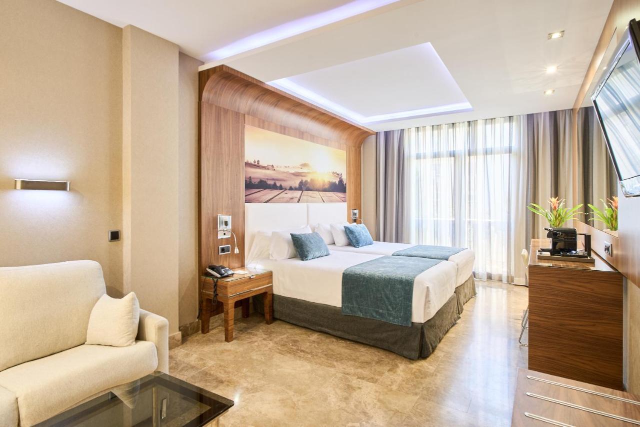 วีพี ฆาร์ดิง เด เรโกเลโตส Hotel มาดริด ภายนอก รูปภาพ