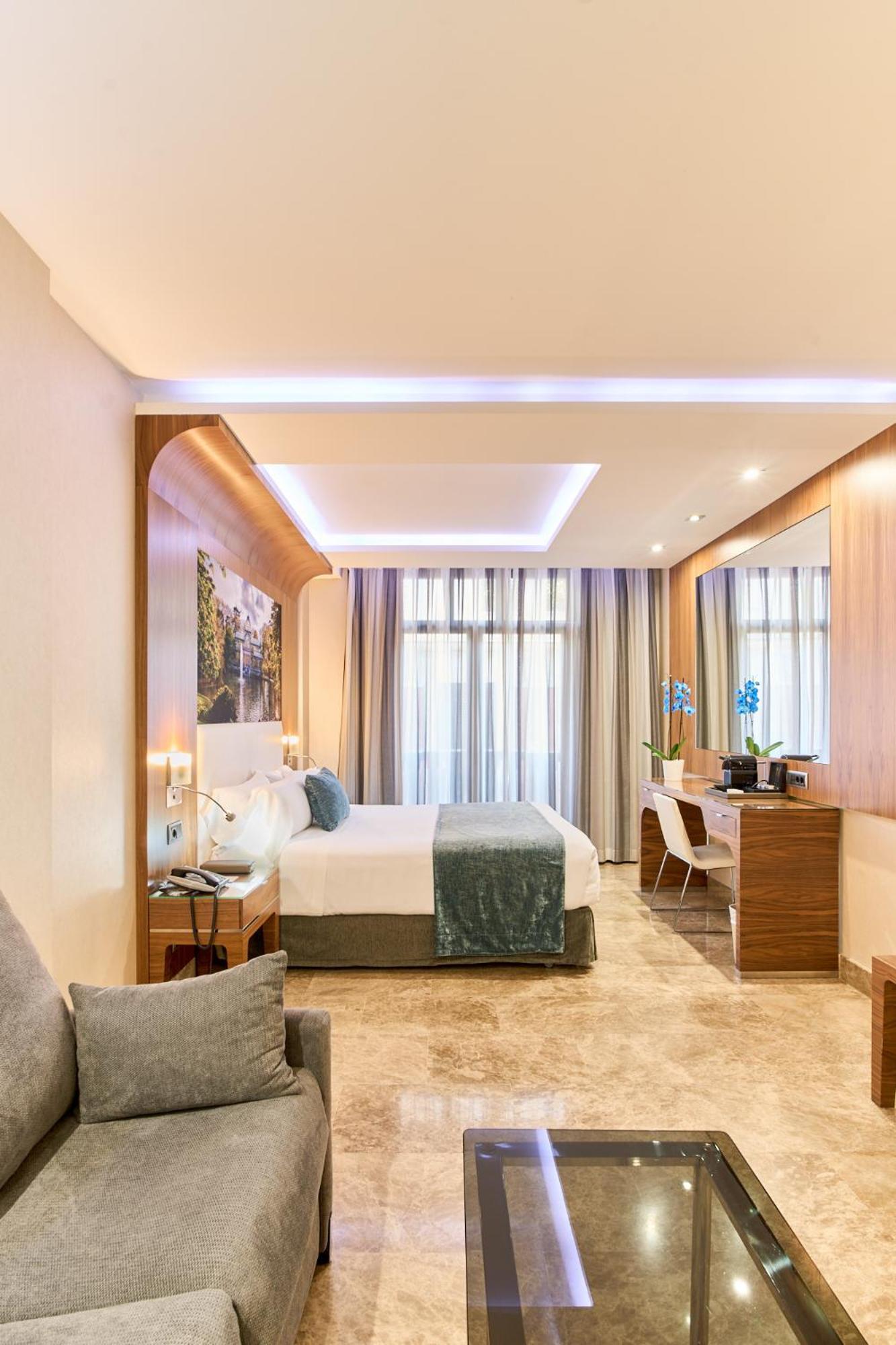 วีพี ฆาร์ดิง เด เรโกเลโตส Hotel มาดริด ภายนอก รูปภาพ